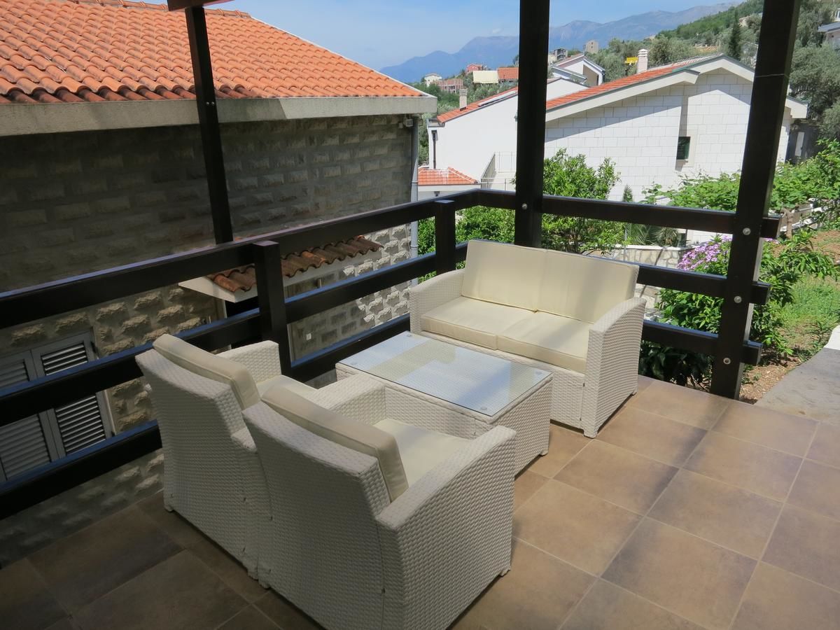 Апартаменты Reževići Apartments Петровац