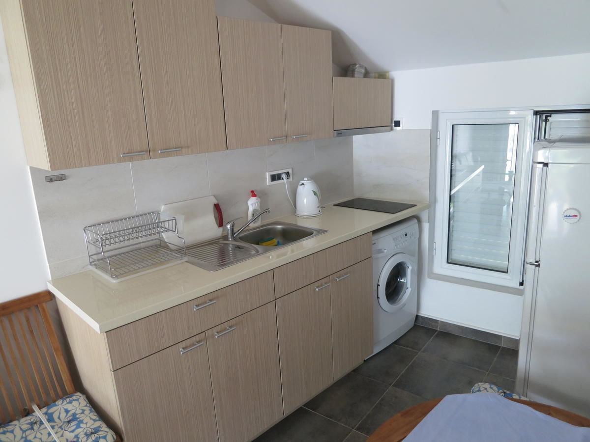 Апартаменты Reževići Apartments Петровац